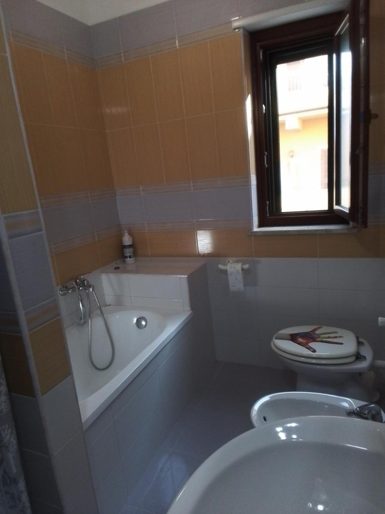Gala Mini Apartment Fiumicino Bagian luar foto