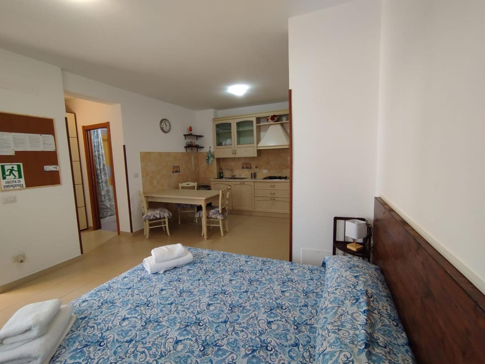 Gala Mini Apartment Fiumicino Bagian luar foto