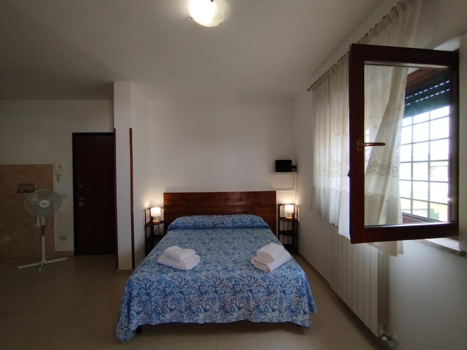 Gala Mini Apartment Fiumicino Bagian luar foto